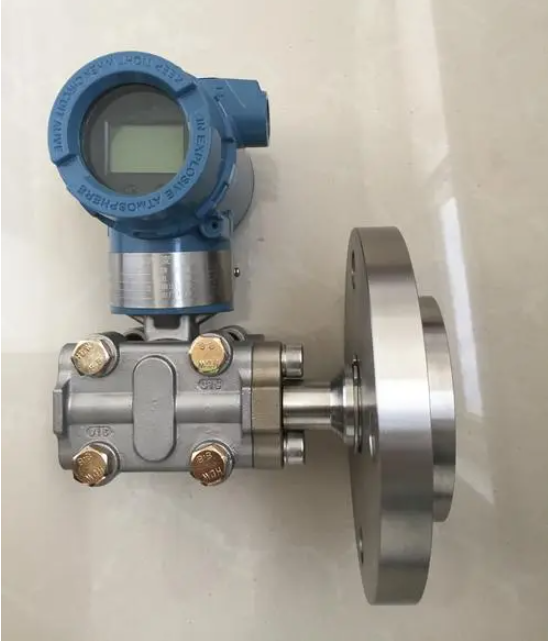 單法蘭液位變送器